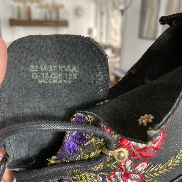 VAGABOND *NIB* tapestry floral chunky rubber tread heeled boots ⇒ Anthropologie - Picture 6 of 12